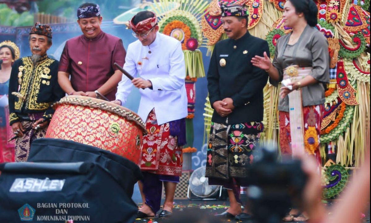 Menteri Sandiaga Uno Buka Semarapura Festival ke-6