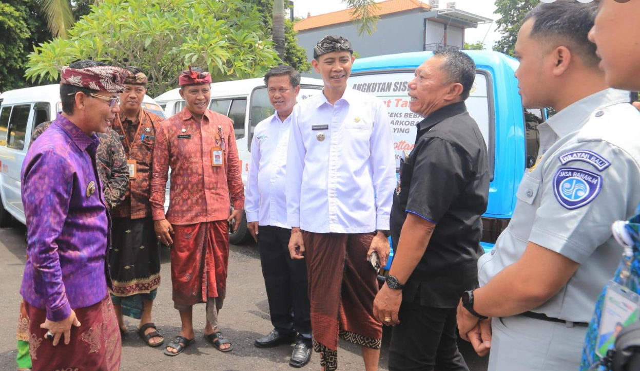 Launching Angkutan Siswa Gratis, Bupati Satria Perluas Oprasional Layanan Hingga Kecamatan Dawan
