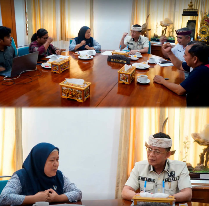 Bupati Klungkung, I Made Satria, menerima audiensi Pusat Pendidikan Lingkungan Hidup (PPLH) Bali dan Aliansi Zero Waste Indonesia (AZWI) di Kantor Bupati Klungkung