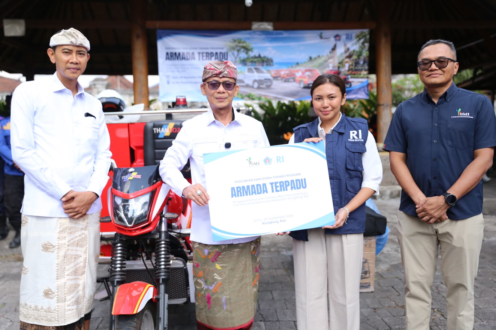 Perkuat Mitigasi Bencana dan Kebersihan, Pemkab Klungkung Terima Bantuan Armada Terpadu dari PT SMI