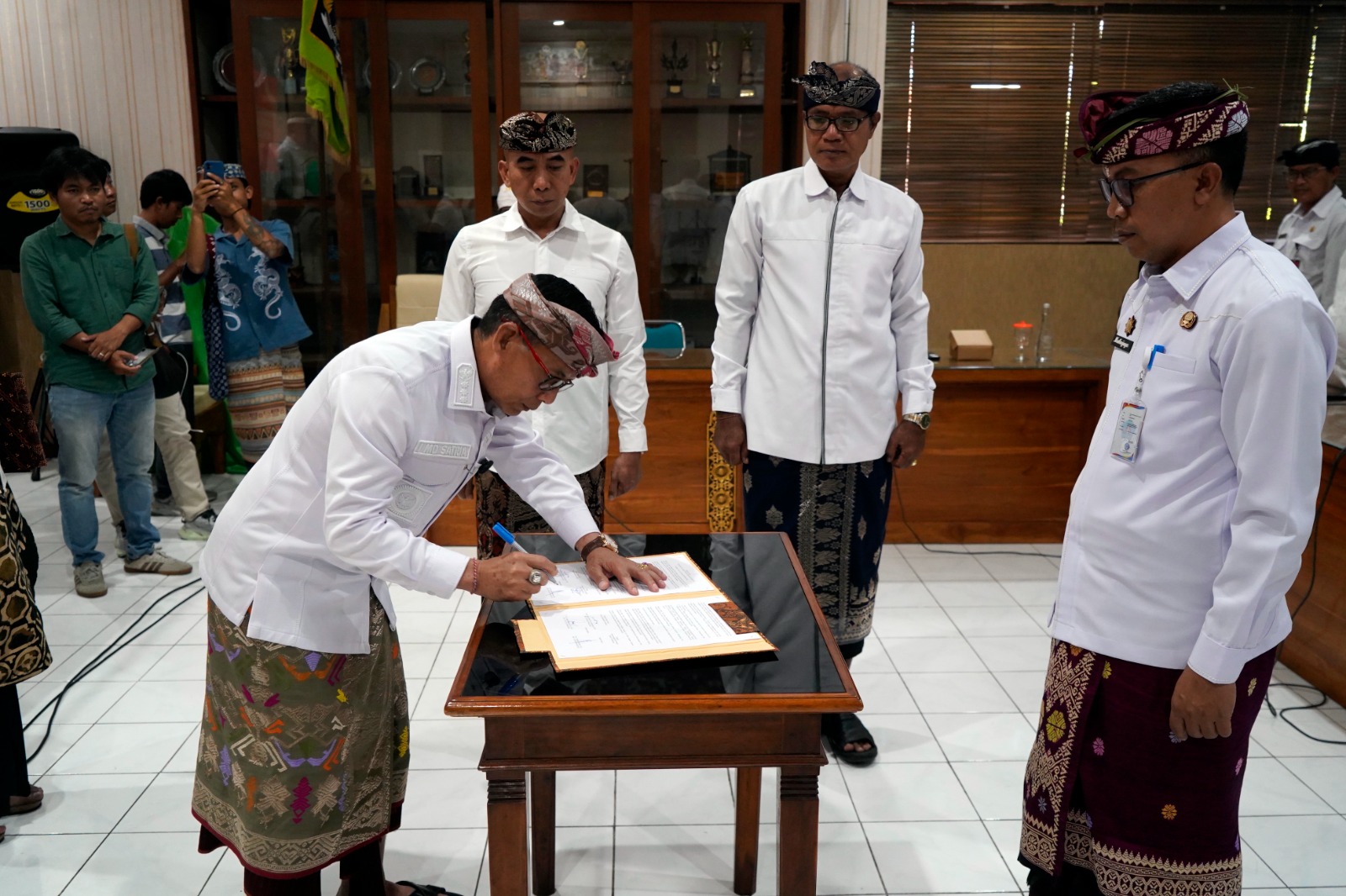 Bupati Klungkung Lantik Pejabat Pratama dan Pj Sekda, Tekankan Tanggung Jawab dan Inovasi